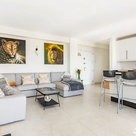 Apartamento En Con Vistas Al Mar Apartment *